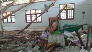 Gereja di Poso roboh diguncang gempa
