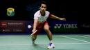 Pebulu tangkis tunggal putra Indonesia, Anthony Sinisuka Ginting saat bertanding melawan pebulu tangkis tunggal putra Denmark, Viktor Axelsen pada babak perempat final Indonesia Open 2022 di Istora Senayan, Jakarta, Jumat (17/06/2022). (Bola.com/Bagaskara Lazuardi)