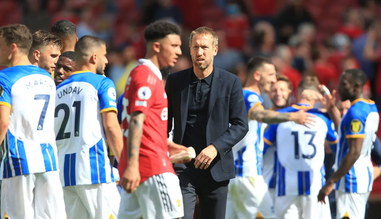 Kemenangan atas Manchester United menjadi sejarah yang spesial bagi Brighton. Pasukan asuhan Graham Potter berhasil menang 4-0 dari Setan Merah dan menjadikan hal tersebut menjadi kemenangan terbesar dalam sejarah klub atas Manchester United. Tiga bulan berselang, mereka berhasil mempecundangi MU di kandangnya sendiri dan membuat Graham Potter pun menjadi pelatih pertama yang berhasil membawa Brighton meraih kemenangan di Old Trafford. (AFP/Lindsey Parnaby)