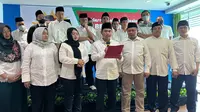 Sejumlah aktivis Muhammadiyah yang tergabung dalam Gerakan Persyarikatan Berkemajuan melakukan deklarasi dukungan kepada Ganjar Pranowo sebagai calon presiden di Pemilu 2024. Para aktivis ini mendeklarasikan dan membentuk Relawan Nasional GP Berkemajuan, berkomitmen untuk memenangkan Ganjar. (Foto: Istimewa)