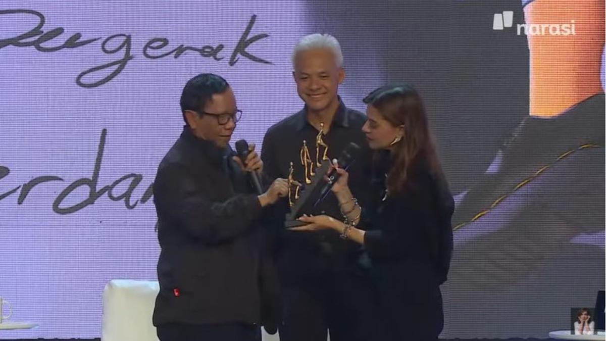 Najwa Shihab Dapat Hadiah Replika Orang Naik Tangga dari Mahfud MD di Ultah Mata Najwa, Apa Maknanya?