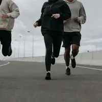 Jalan cepat, jogging, dan lari merupakan olahraga yang dapat membakar lemak dengan cepat. (Pexels/cottonbro studio)