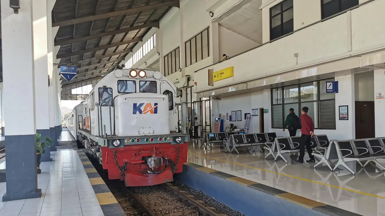 Perjalanan Kereta Api  di Stasiun Ketapang Banyuwangi (Istimewa)