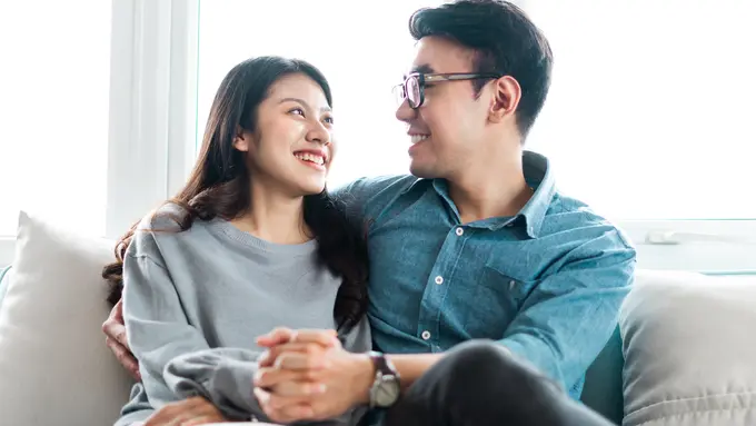 perempuan dan pasangan 21 agustus cinta