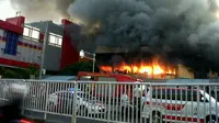 Kebakaran di Pasar Senen (@noet_anton)