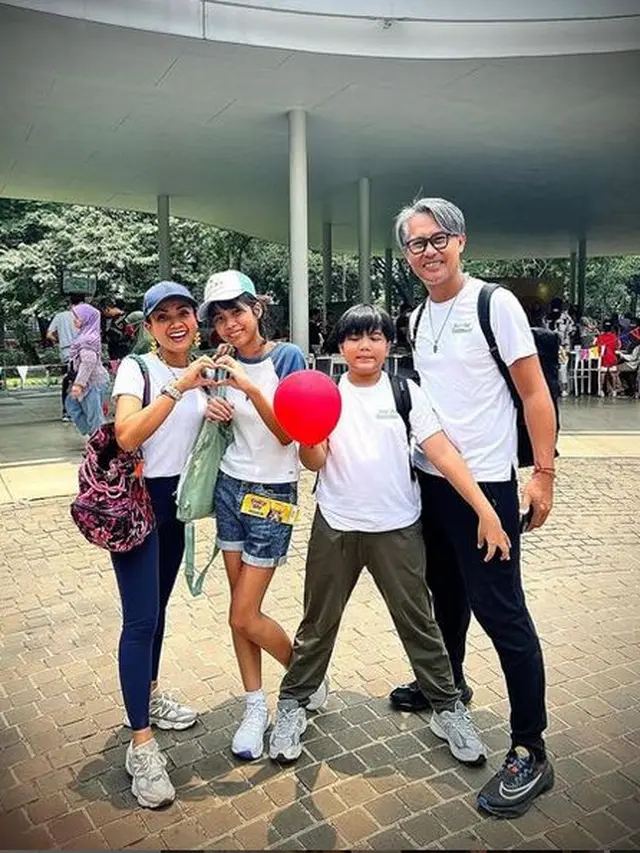 6 Potret Terbaru Zivara Anak Sulung Nirina Zubir, Tinggi Anak Sudah Salip Ibu