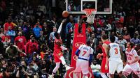 Atlanta Hawks berhasil mengalahkan New York Knicks lewat drama empat kali overtime dalam lanjutan babak reguler NBA 2016-2017, Minggu (29/1/2017). (NBA)