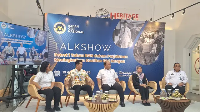 Sejumlah narasumber berbagi pandangan dalam Talkshow Potret 1 Tahun BGN, di Antara Heritage Center, Jakarta Pusat, pada Selasa, 19 Agustus 2025.(Foto: Adinda Retno Aryani/Liputan6.com)