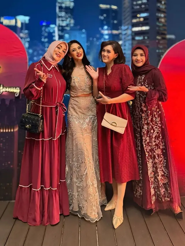 Potret Ultah Indira Sudiro ke 54 (Instagram/angelinasondakh09)