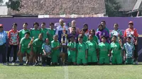 Tim sepak bola Putri Mataram menjadi pemenang dalam kualifikasi Piala Menpora U-17 2019 di Stadion Dwi Windu, Bantul (14/7/2019). (Bola.com/Vincentius Atmaja)