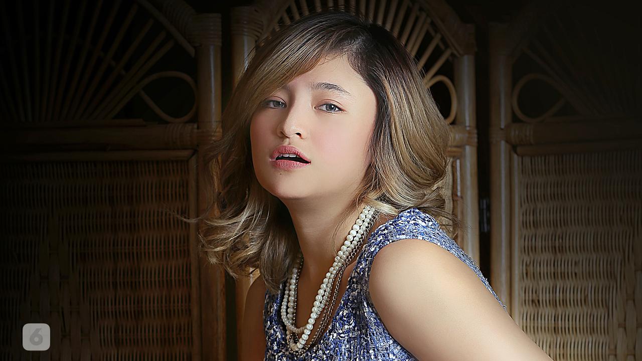 [Bintang] 8 Artis Indonesia yang Gemar Mewarnai Rambutnya