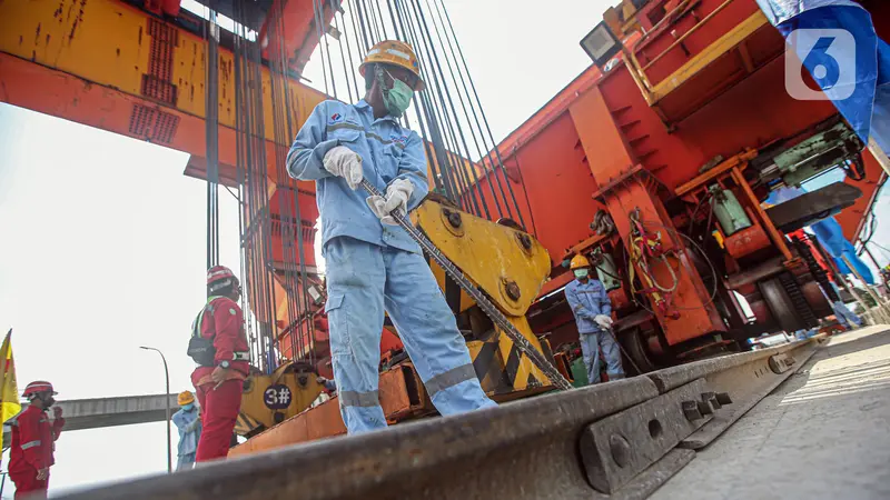 FOTO: Pemasangan Girder Box Casting Yard 1 Kereta Cepat Jakarta - Bandung Selesai