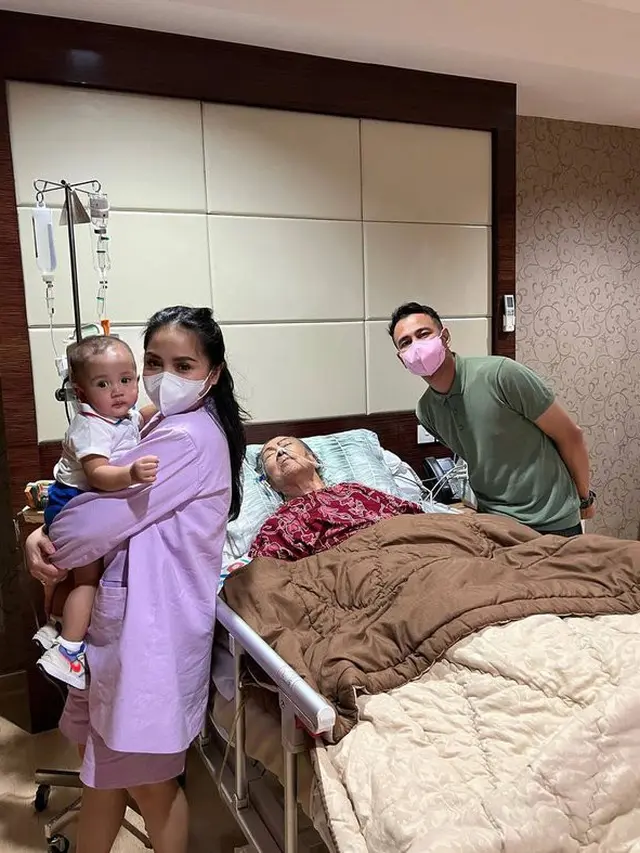 Nenek Raffi Ahmad