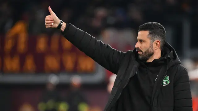 Foto: Aksi Solid Jay Idzes saat Bendung Bomber AS Roma Dapat Sorotan Media Italia