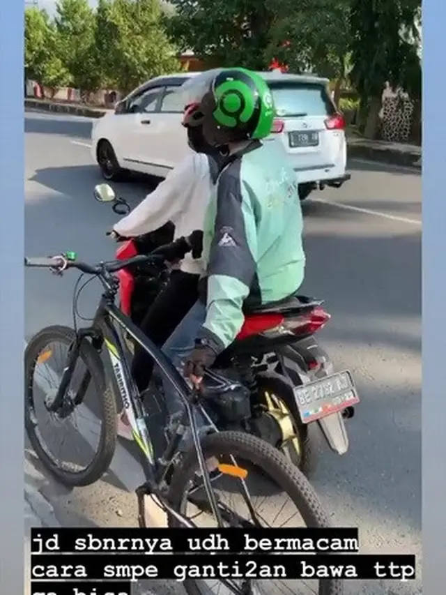 viral aksi driver ojol gowes sepeda pelanggan