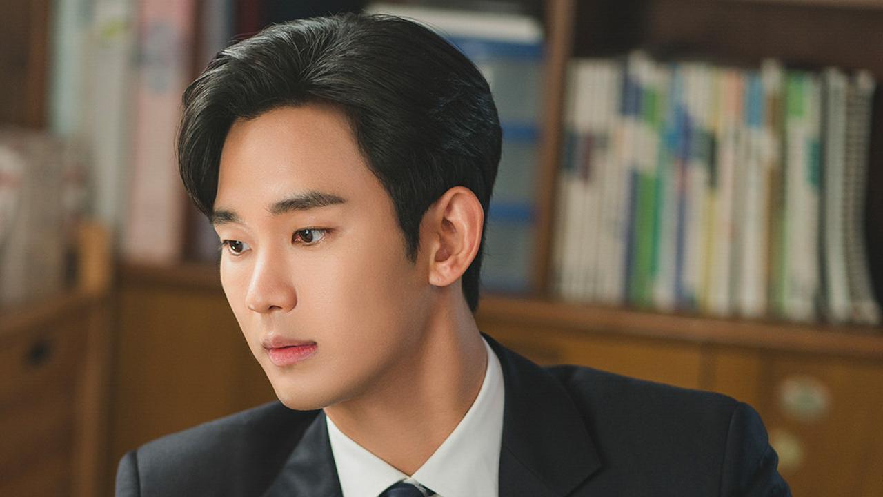 Kim Soo Hyun dalam drakor Queen of Tears. (tvN via Soompi)