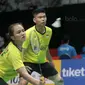 Ganda Campuran Indonesia, Praveen Jordan dan Melati Daeva menang atas pasangan Korea, Seo Seung-jae dan Kim Ha-na pada babak kedua Daihatsu Indonesia Master 2018 di Istora Senayan, Kamis (25/1/2018). Praveen/Melati menang 221-15 21-16. (Bola.com/Nick Hano