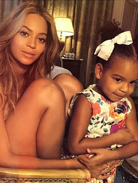 Momen santai Beyonce bersama putri kesayangannya, Blue Ivy Carter. (via instagram/@beyonce)