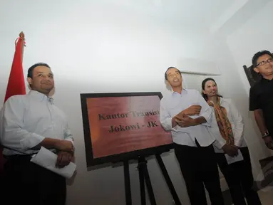Presiden terpilih Jokowi meresmikan kantor transisi di Jalan Situbondo 10, Menteng, Jakarta, Senin (4/8/14). (Liputan6.com/Herman Zakharia)