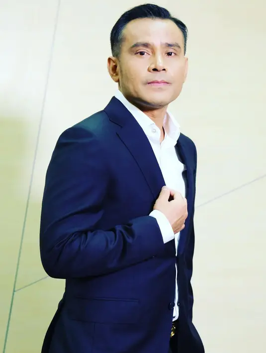 "Mungkin masa pandemi ini adalah tahun terproduktif gua ciptain lagu, karena di rumah aja gua bisa bikin banyak lagu. Ya itu bagusnya buat gua lah, apapun tantangannya gua sih tetap fight aja gitu," jelasnya. (Instagram/Jud1ka)