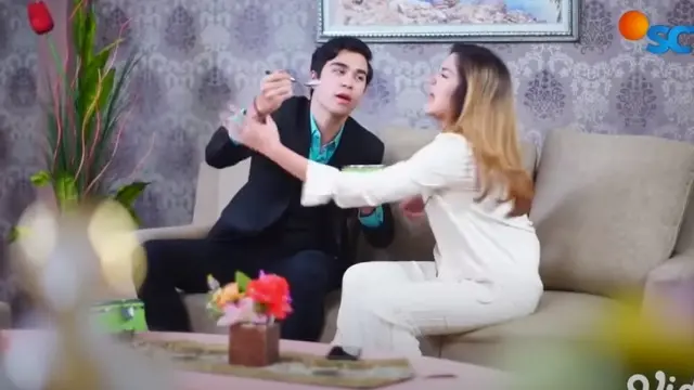 Main Sinetron Bareng, Ini 7 Potret Kebersamaan Ochi Rosdiana dan Erdin Werdrayana