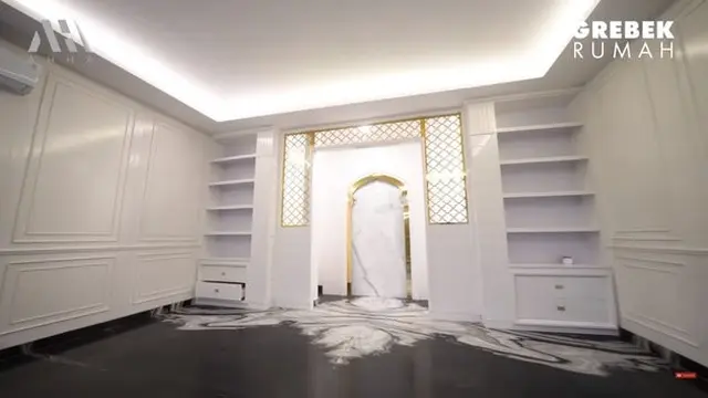 Ustaz Solmed punya kediaman mewah (YouTube/AH)