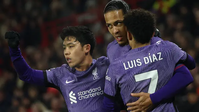 Liverpool, Wataru Endo, Virgil van Dijk, Luis Diaz