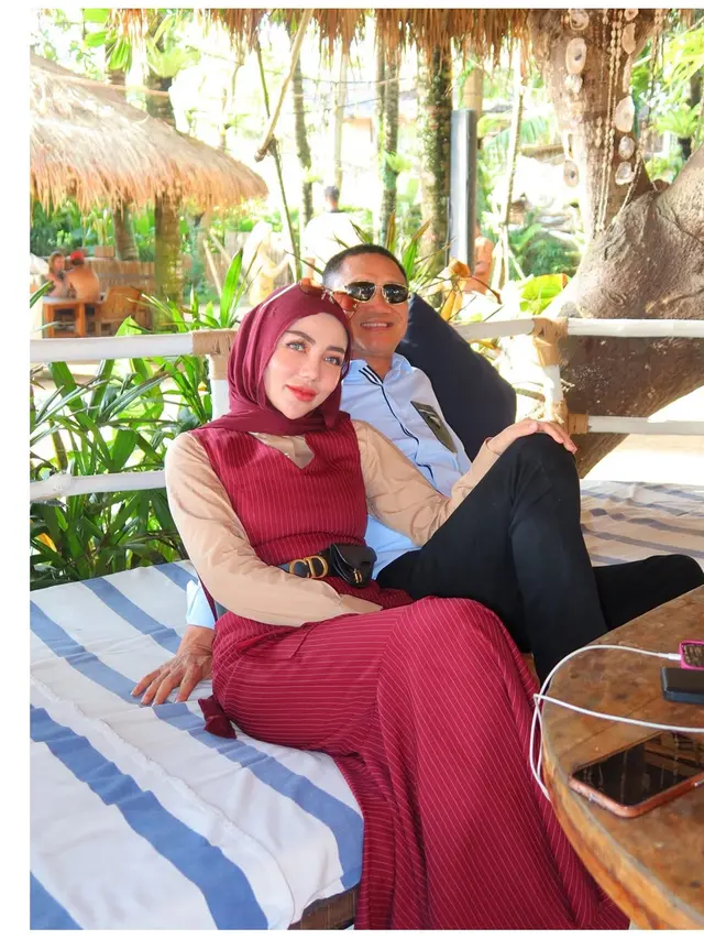 6 Potret Bella Shofie Pasca Mundur dari DPRD Kabupaten Buru, Kini Fokus Keluarga
