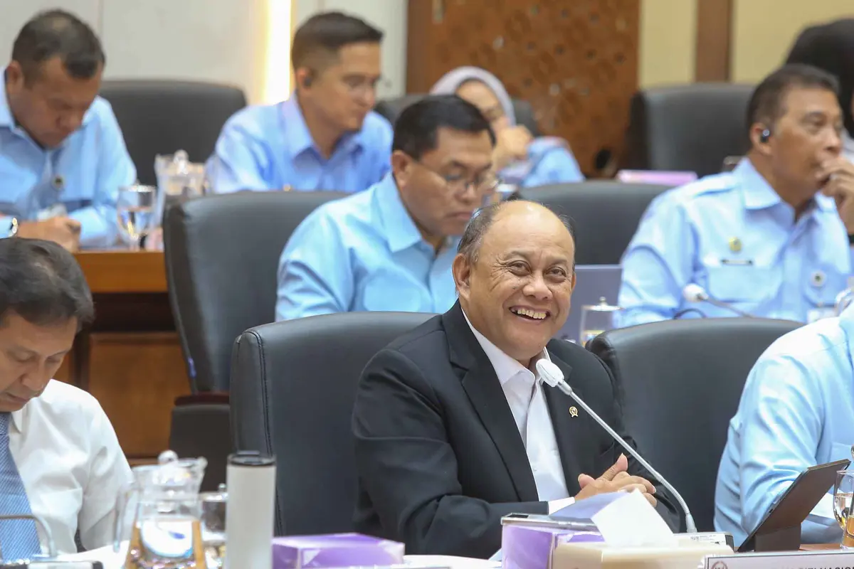 Rapat di DPR, Kepala BGN Sebut Lebih dari 6.457 Orang Terdampak Keracunan MBG
