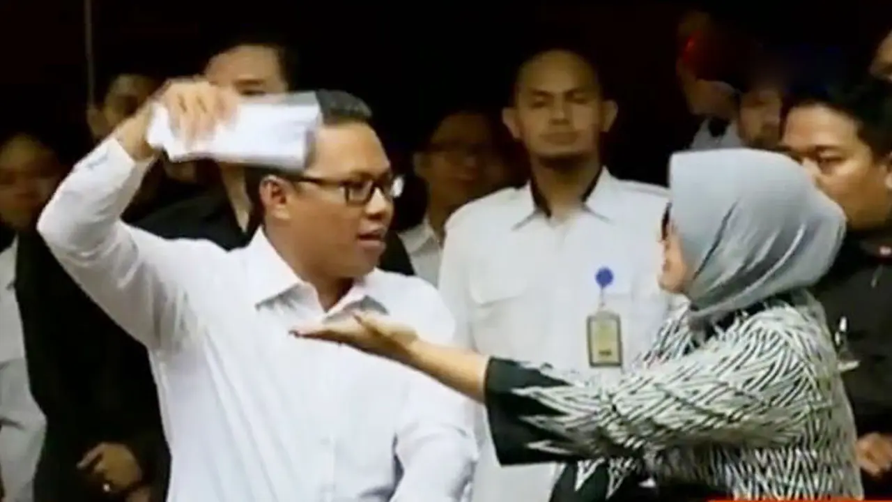 Rapat Paripurna DPD RI Ricuh