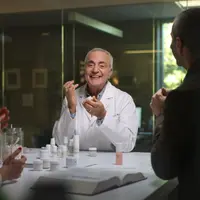 Murad kembali hadir, siap mempercantik para perempuan tanah air dengan deretan produk berkualitas.