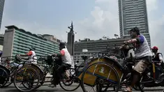 Jakarta menjadi salah satu kota terpadat di dunia. Lantaran banyak orang dari berbagai daerah datang ke Jakarta untuk mencari pekerjaan ataau pun menuntut ilmu di Universitas-universitas yang ada di Ibukota.