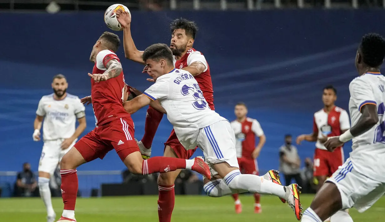 Sementara dua gol Celta Vigo dicetak oleh Santi Mina dan Franco Cervi. (Foto:AP/Manu Fernandez)