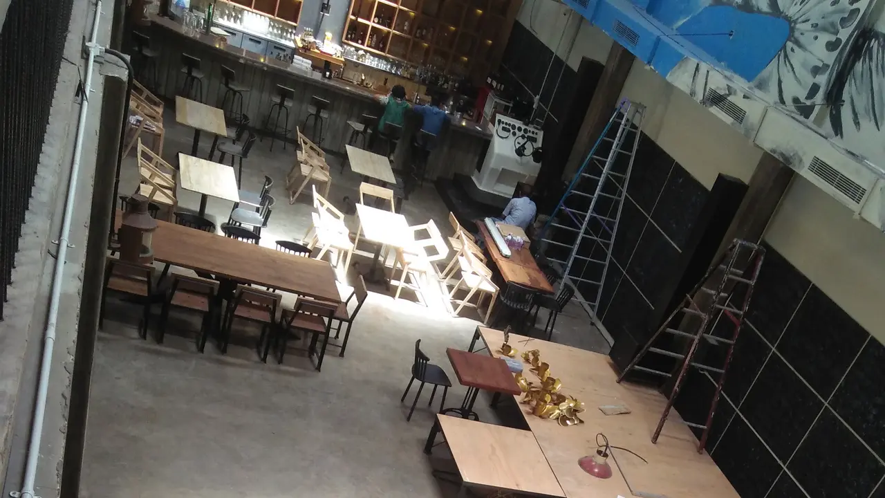 Resto Goedang Popsa Bersuasana Sejarah Olahraga Air