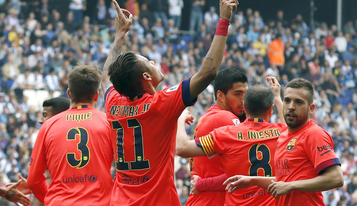 Selebrasi Neymar usai rubah skor 1-0 untuk Barcelona (REUTERS/Gustau Nacarino).