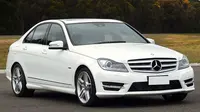 Dilelang Mobil Mewah Koleksi Mafia, Minat?