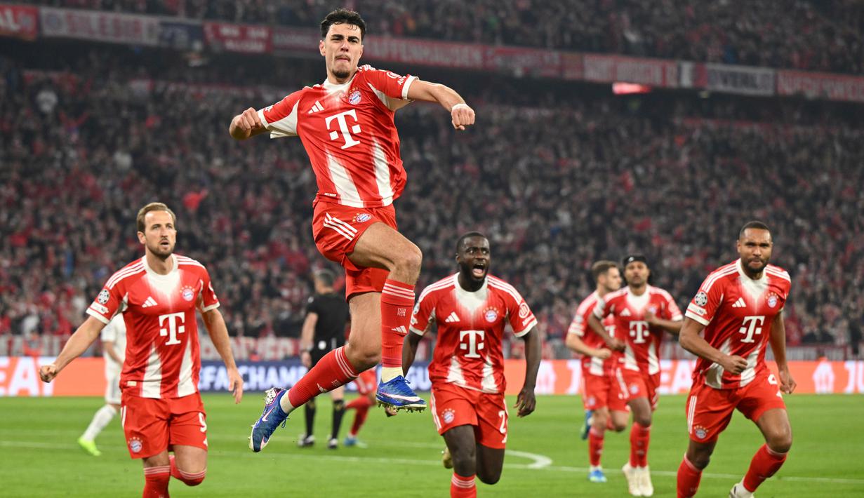 Sementara itu, Bayern sudah ditunggu ujian berat di semifinal menghadapi PSG. (AP Photo/Lennart Preiss)