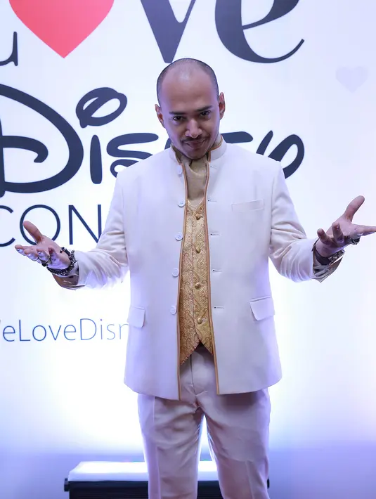 "Saya bukan aktor laga, jadi kalau main laga pasti ikuti treatment dan effort yang lebih. Indonesia dulu lah kalau emang iya, Hollywood masih kejauhan, hehe.," ujar Husein. (Galih W. Satria/Bintang.com)