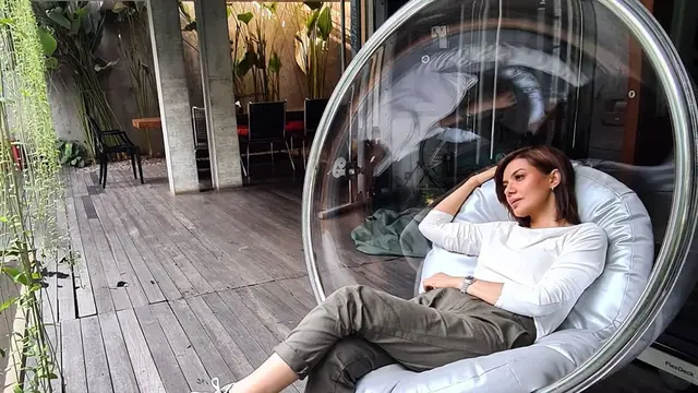 Jadi Inspirasi, 7 Gaya Najwa Shihab Ini Kece Abis Bak Anak Muda