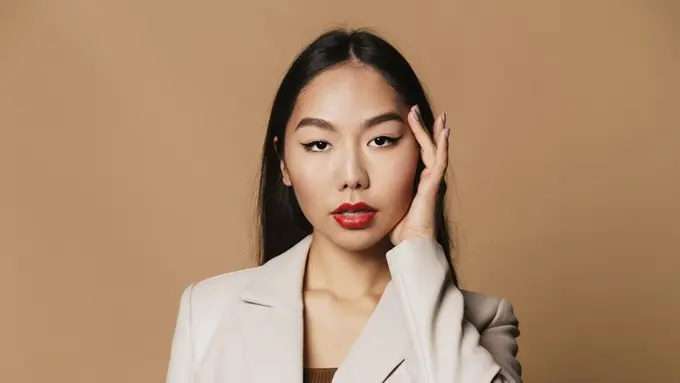 makeup dandan serius marah mandiri tegas