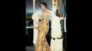 Eko Chandra adalah spesialis perancang busana panggung selebritis ternama Indonesia. Salah satunya adalah Melly  Goeslaw, Jakarta, Kamis (1/10/2014) (Liputan6.com/Faisal R Syam) 