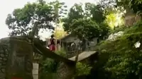 Tawuran antar-warga kembali terjadi di kawasan Manggarai, Jakarta. Sementara itu, Jembatan SCTV membuka kesempatan untuk menyaurkan bantuan.