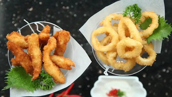 Makan gorengan/copyright Pixabay.com