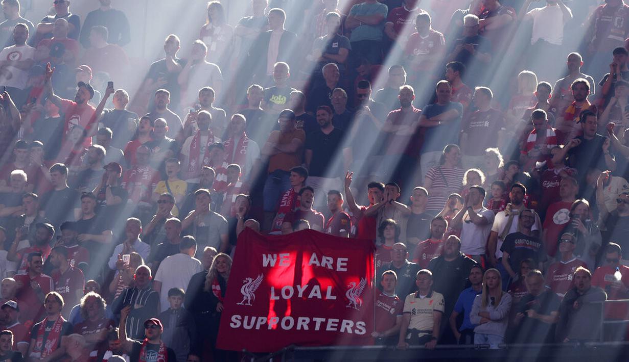 Dalam laga 120 menit yang digelar di Wembley Stadium itu berakhir imbang 0-0. Alhasil laga dilanjutkan ke babak tos-tosan. (AP/Ian Walton)
