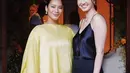 <p>Tara Basro dan Raline pun tampak berfoto bersama mengenakan outfit terbaik mereka. Dengan tas dan perhiasaan mewah dari BVLGARI.&nbsp;</p>