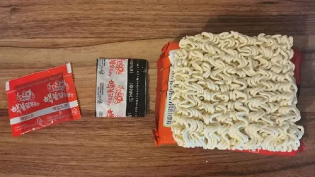 Kepedesan, Pria Ini Hampir Tuli Usai Makan Mie Samyang