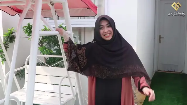 5 Potret Rumah Dokter Shindy Kakak Ria Ricis, Klasik Bernuansa Putih