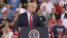 Presiden Amerika Serikat (AS) Donald Trump akhirnya "tunduk pada tekanan publik", dan menandatangani sebuah perintah eksekutif yang memastikan "setiap keluarga bersama" dalam tahanan migran.