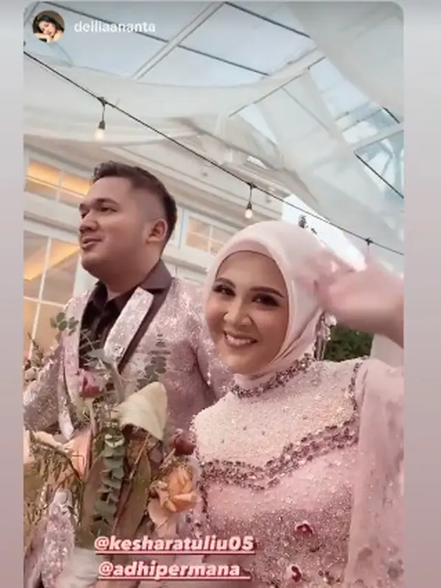 8 Momen Resepsi Pernikahan Kesha Ratuliu dan Adhi Permana, Penuh Suka Cita