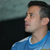 Dalam film terbarunya berjudul Berangkat, aktor sekaligus komedian Tarra Budiman berkesempatan menjadi pemeran utama. Film produksi MVP Pictures itu ia berperan yang mirip dengan dirinya. (Adrian Putra/Bintang.com)